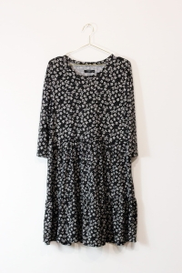 Czarna sukienka w kwiaty, RESERVED, 42 (XL)