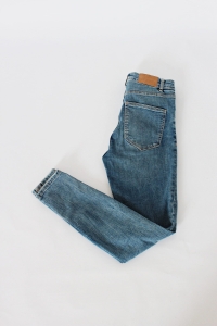 Niebieskie spodnie jeasnowe, ZARA, 36 (S)