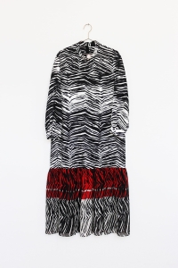 Czarno-biała sukienka w zebrę midi, ZARA, 42 (XL)