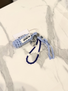 Brelok-talizman (etui na pomadkę) 